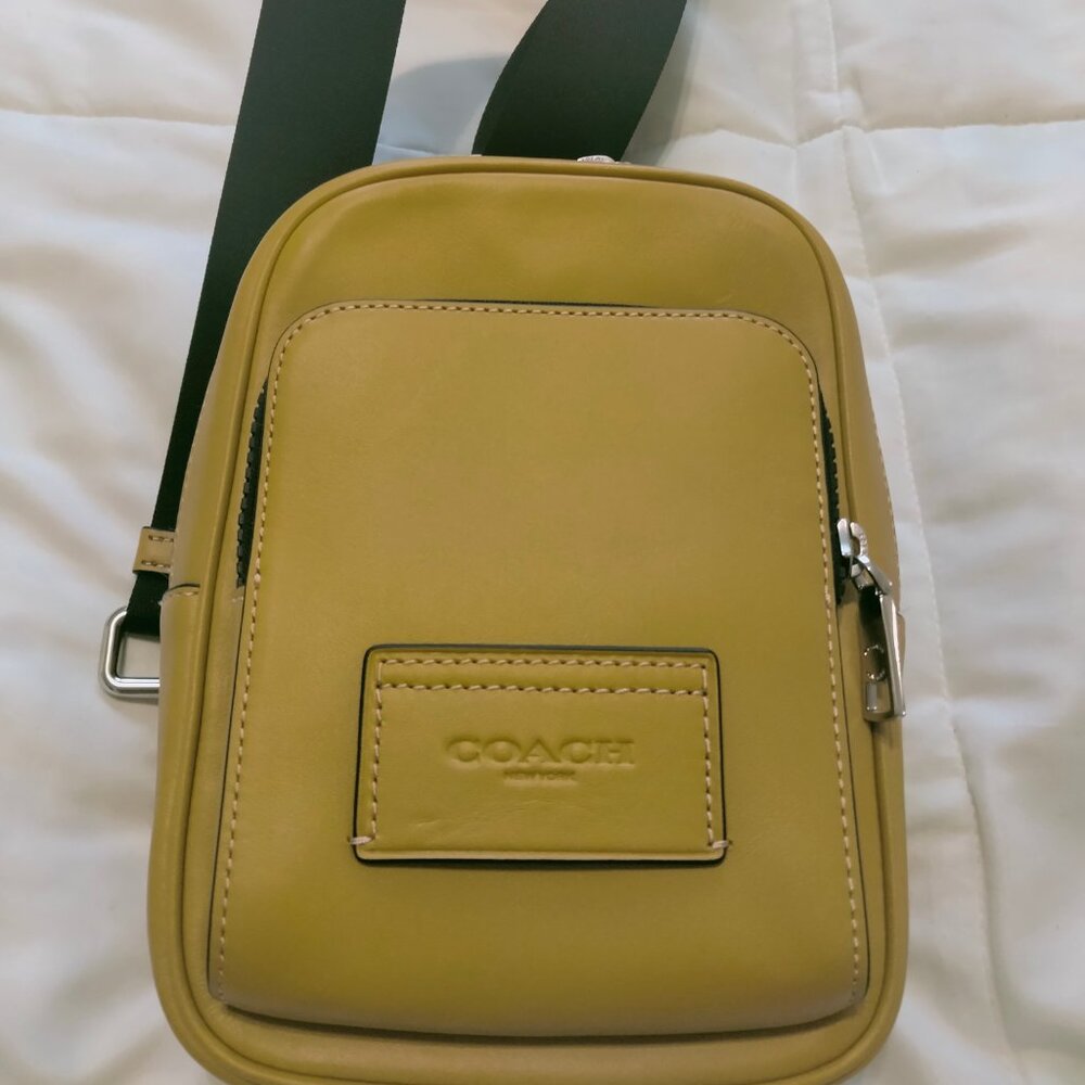 Coach NWOT CU252 Racer Sling Bag  Yellow Black